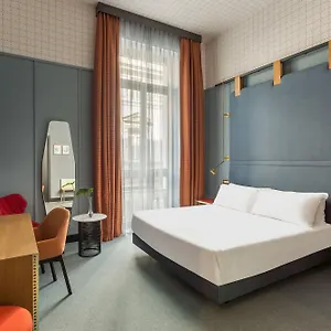 Mate Collection Giulia, Otel Milano